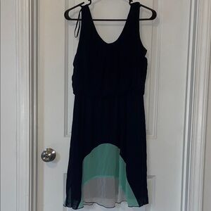 Black and Green Sleeveless Dress